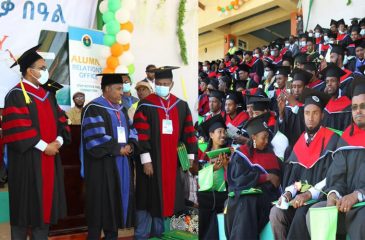 graduation time group photos