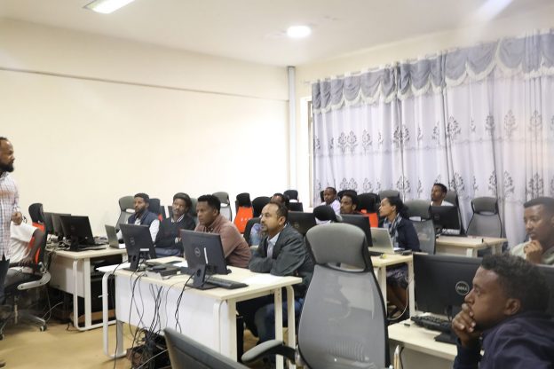 Freshman Directorate Teachers Participant at HrU E-learning Training Freshman Directorate Teachers Participant at HrU E-learning Training