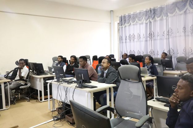 Freshman Directorate Teachers Participant at HrU E-learning Training Freshman Directorate Teachers Participant at HrU E-learning Training