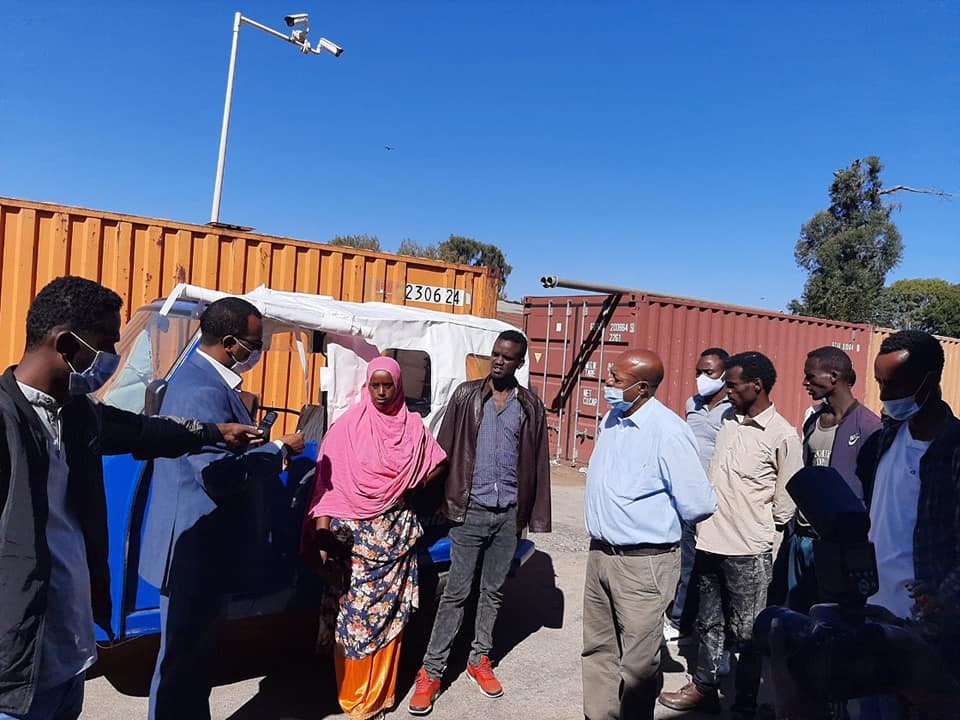 በድጋፍ የተሰጠው ተሽከርካሪ ቁልፍ ርክክብ ወቅት የሐ