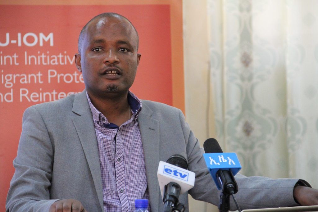 Dr. Katama for youth, the youth have reported that he can go to the country after his education.