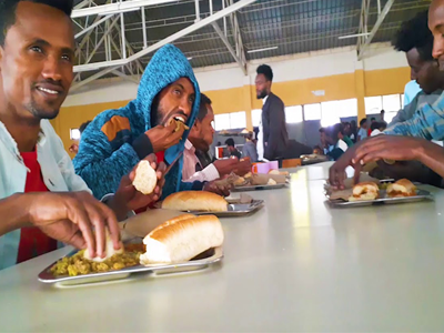 Student Dinning at HrU Cafteria