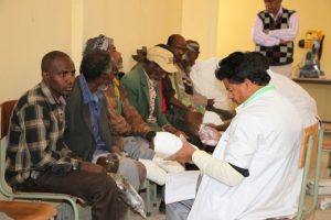 በሐረማያ ዩኒቨርሲቲ ሐረር ጤና ሳይንስ ጊቢ ውሰጥ ለተከታታይ 25 ቀናት የሚሰጠውን ይህን አገልግሎት ለማግኘት የመጡ ተገልጋዮችም ዩኒቨርሲቲው ባዘጋጀላቸው ማረፊያ ውስጥ ሆነው አገልግሎቱን እያገኙ ነው፡፡