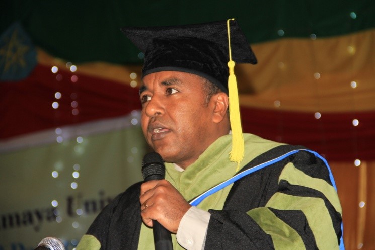 D/r. Girma Amente on graduation image