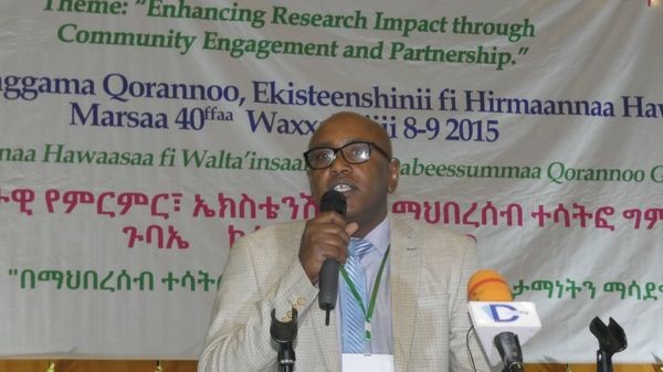 Dr. Yisak Yusuf on Research Review and Community Engagement Workshop image