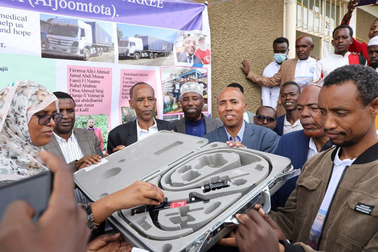 The donation handover